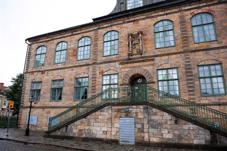 Dömdes för våldtäkt av barn – frias