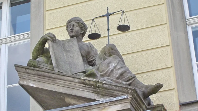DEBATT: Resningsmöjlighet finns – men bara i teorin